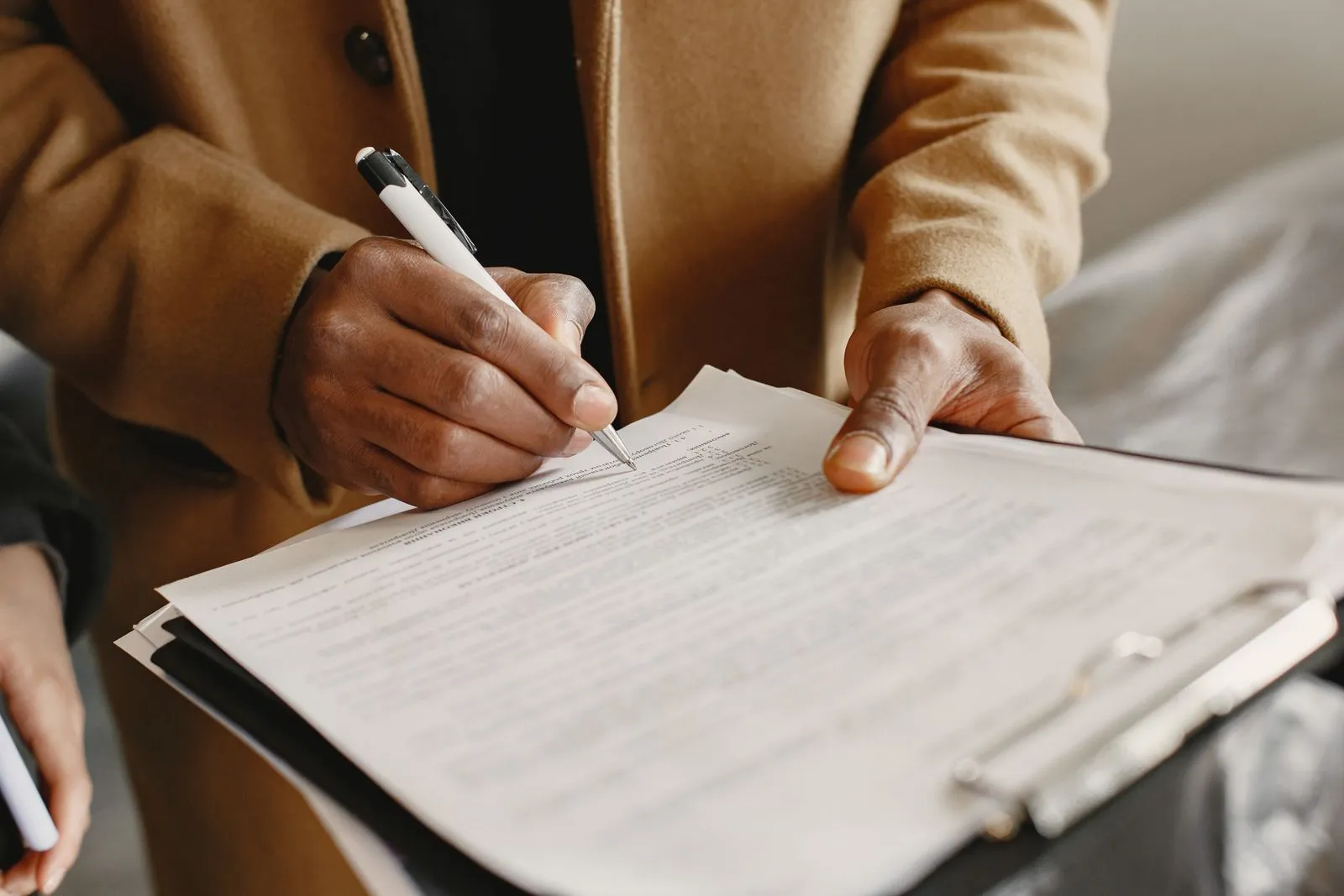 What to Gather Before Meeting a Divorce Lawyer